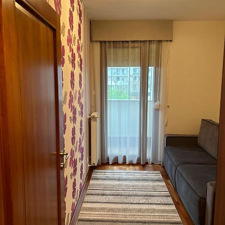 Danube Terrace Elegant With 2 Bedroom With Free Air Conditioner And Private Parking Budapest Exterior photo