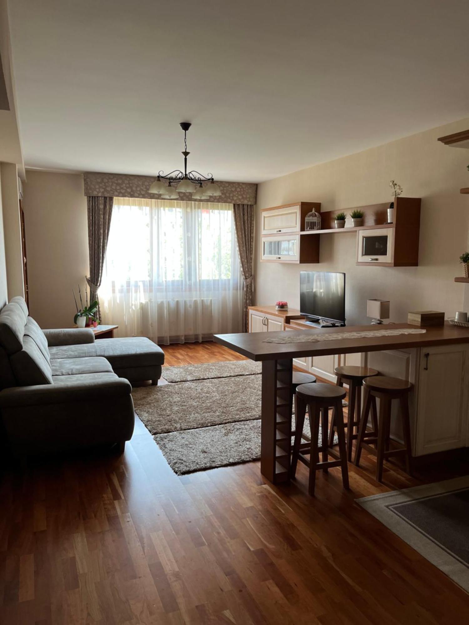 Danube Terrace Elegant With 2 Bedroom With Free Air Conditioner And Private Parking Budapest Exterior photo